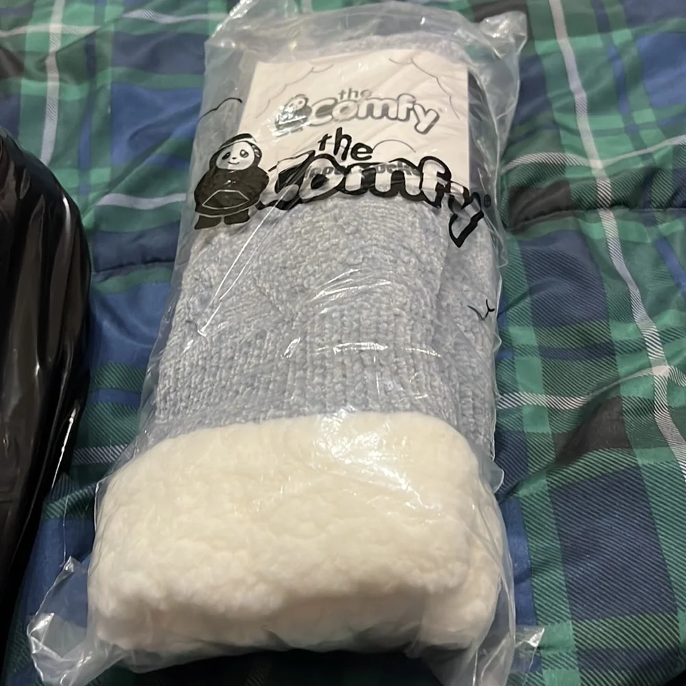 NWT THE COMFY Slipper Socks | Women’s Soft, Cozy Socks with Non-Skid Sole